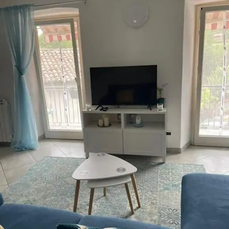 Charming 2-bed House In 펜션 Strevi